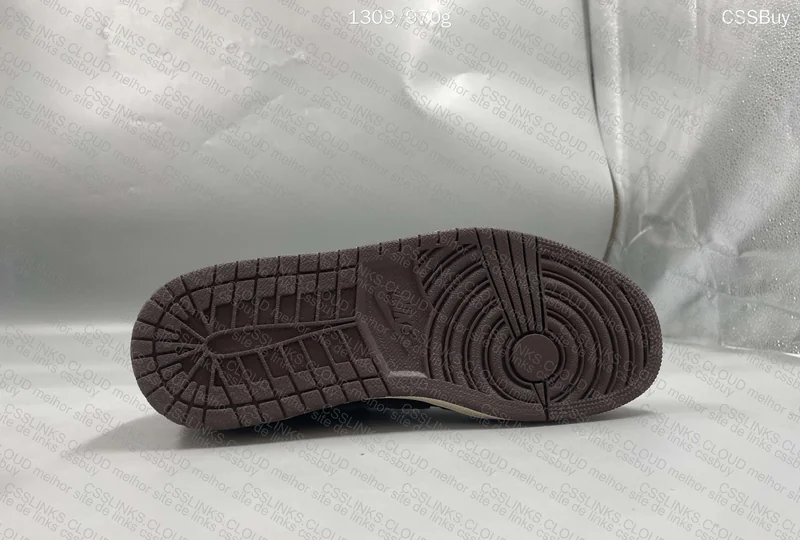 AJ1 Low Travis Scott Dark Mocha 6