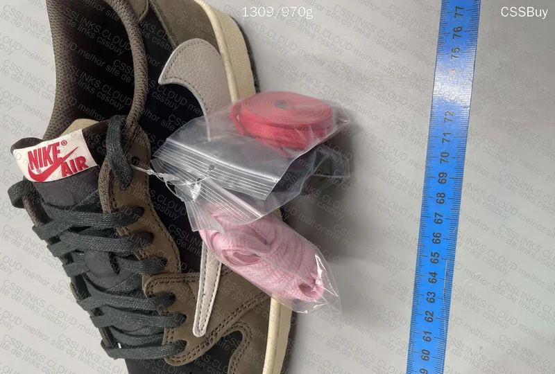 AJ1 Low Travis Scott Dark Mocha 9