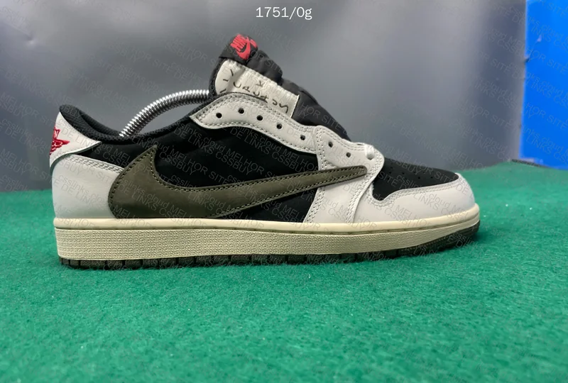 AJ1 Low Travis Scott Olive