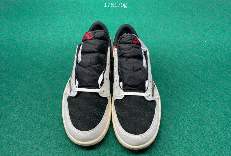 AJ1 Low Travis Scott Olive 7