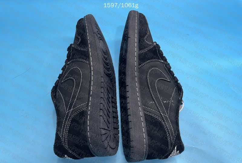 AJ1 LOW TRAVIS SCOTT PHANTOM BLACK 2