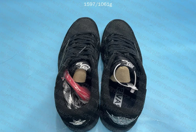 AJ1 LOW TRAVIS SCOTT PHANTOM BLACK 3