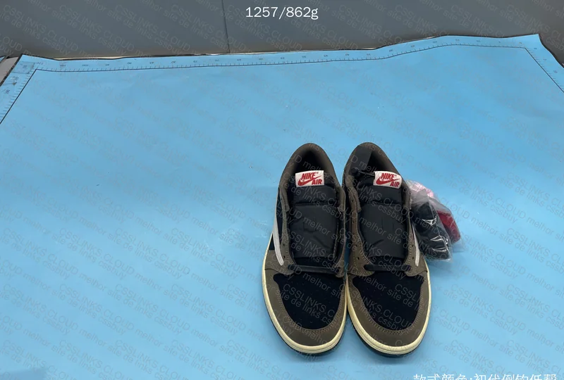 AJ1 Low Travis Scott for Mom - GL or RL?