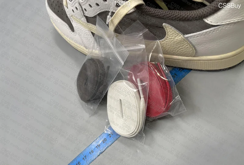 AJ1 Low Travis Scott Reverse Mocha 4