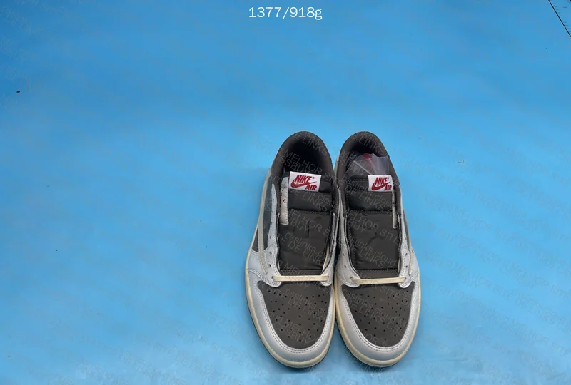 aj1 low travis scott reverse mocha