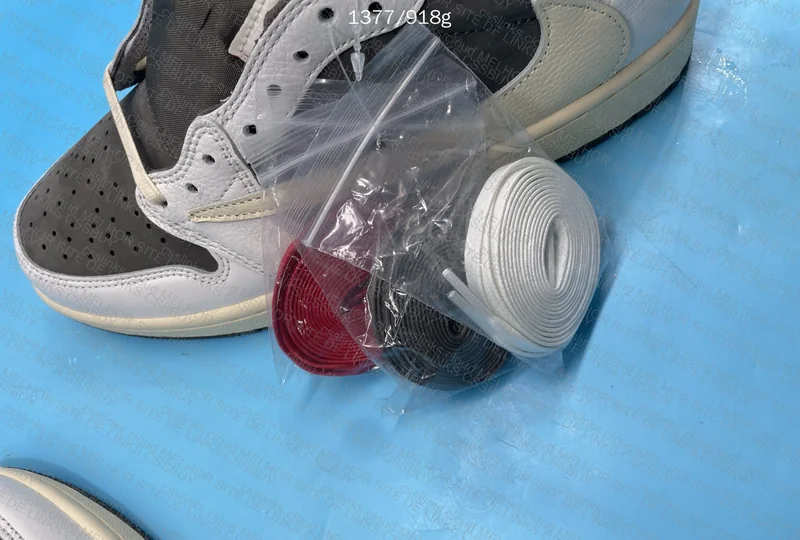 aj1 low travis scott reverse mocha 10