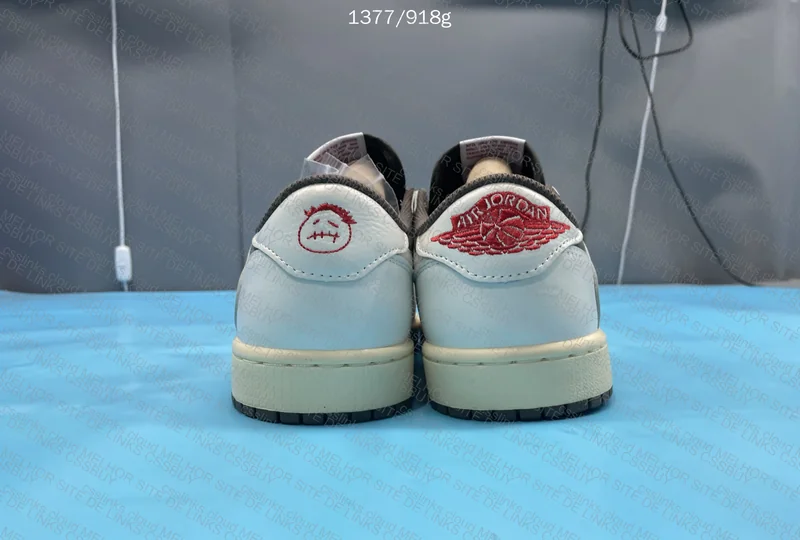 aj1 low travis scott reverse mocha 3
