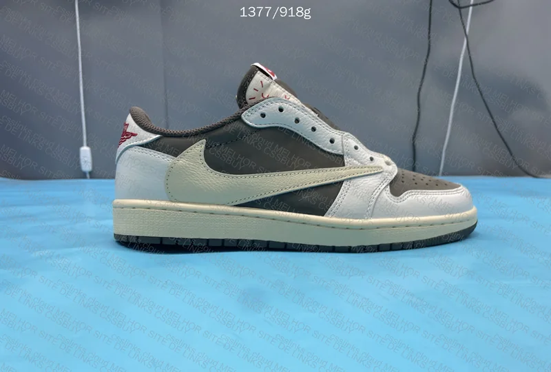 aj1 low travis scott reverse mocha 5