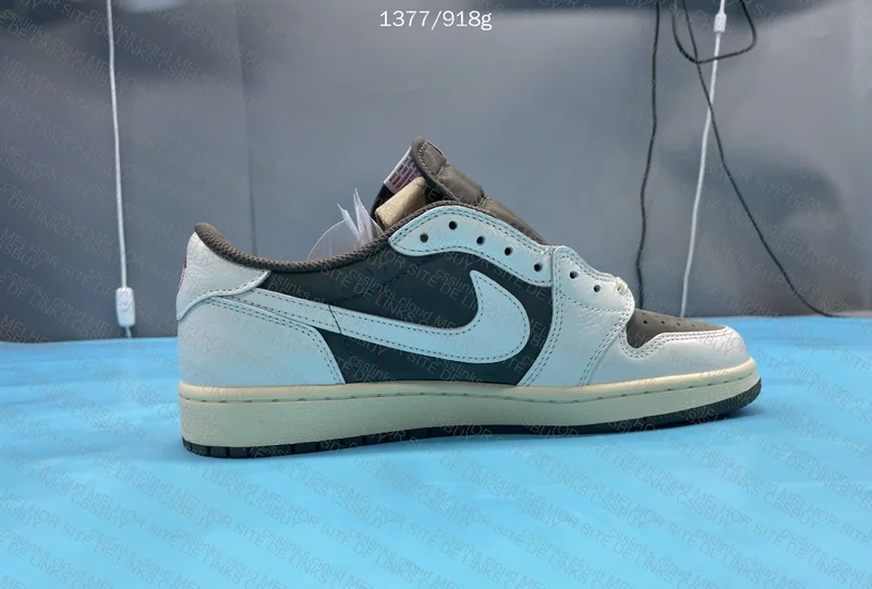 aj1 low travis scott reverse mocha 7