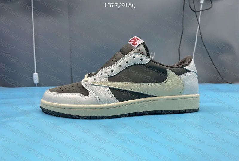 aj1 low travis scott reverse mocha 8