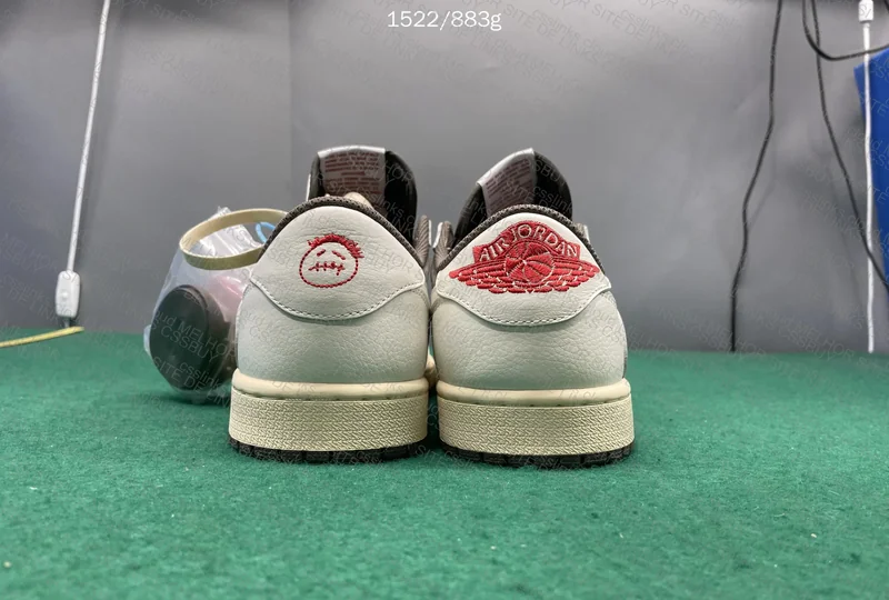 AJ1 Low Travis Scott Reverse Mocha 3