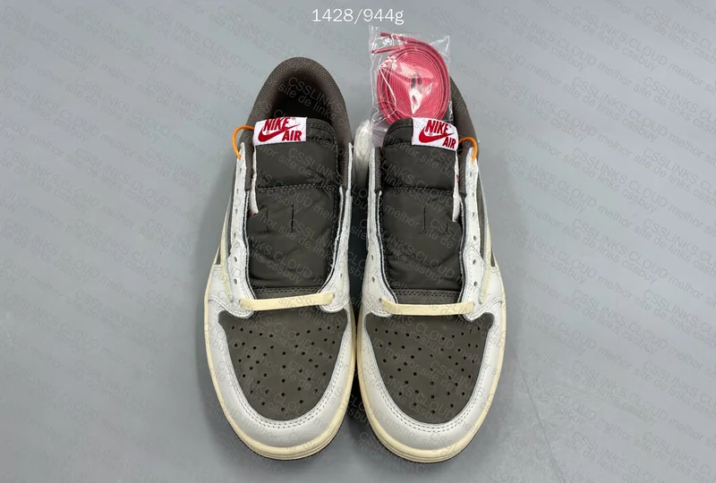 Aj1 low Travis Scott Reverse Mocha ZOK 3