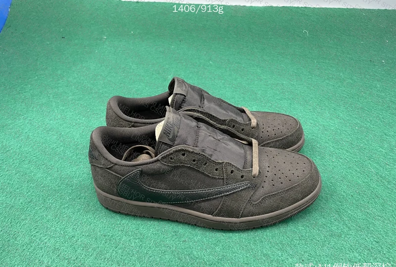 aj1 low travis scott velvet brown
