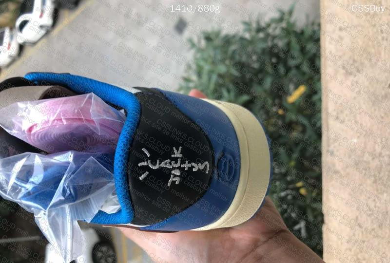 AJ1 low travis scott x fragment 2