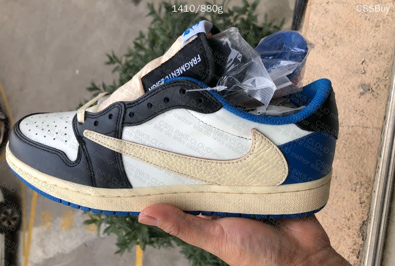 AJ1 low travis scott x fragment 4