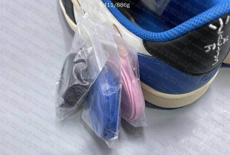 AJ1 Low Travis Scott x Fragment 10