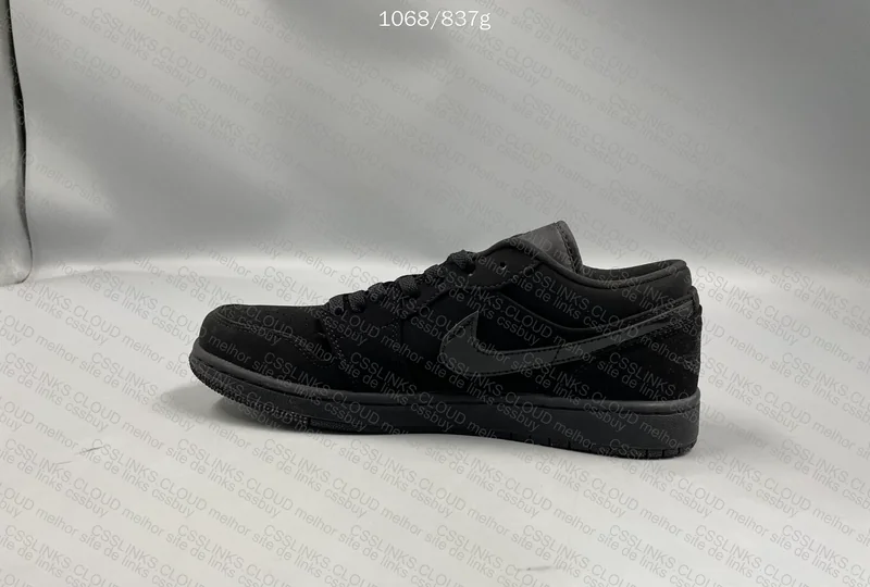 AJ1 LOW TRIPLE BLACK 2