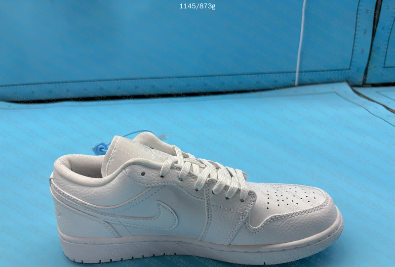 AJ1 LOW TRIPLE WHITE 5