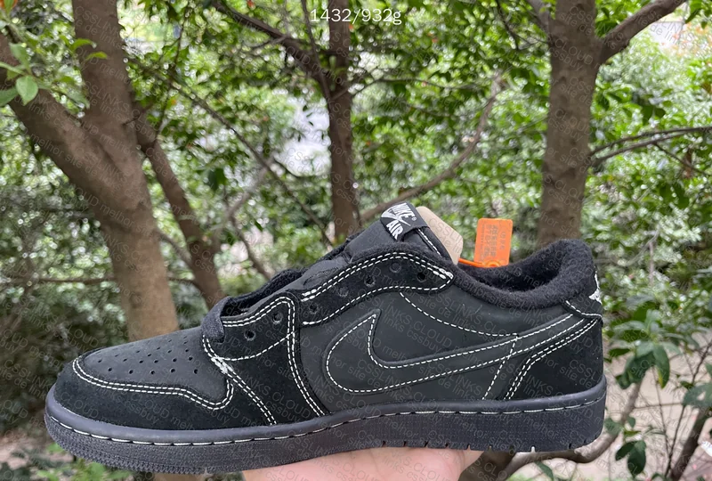 AJ1 Low TS "Black Phantom" (Stain or Dirt?) 3