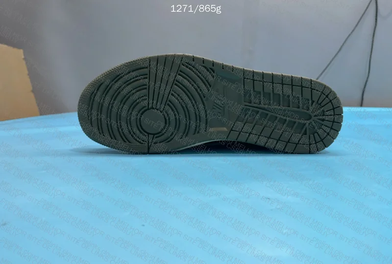 AJ1 low TS Olive - FQ 6