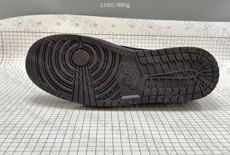 Aj1 low velvet Brown 4