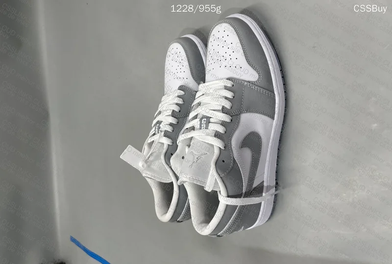 Aj1 low Wolf Grey