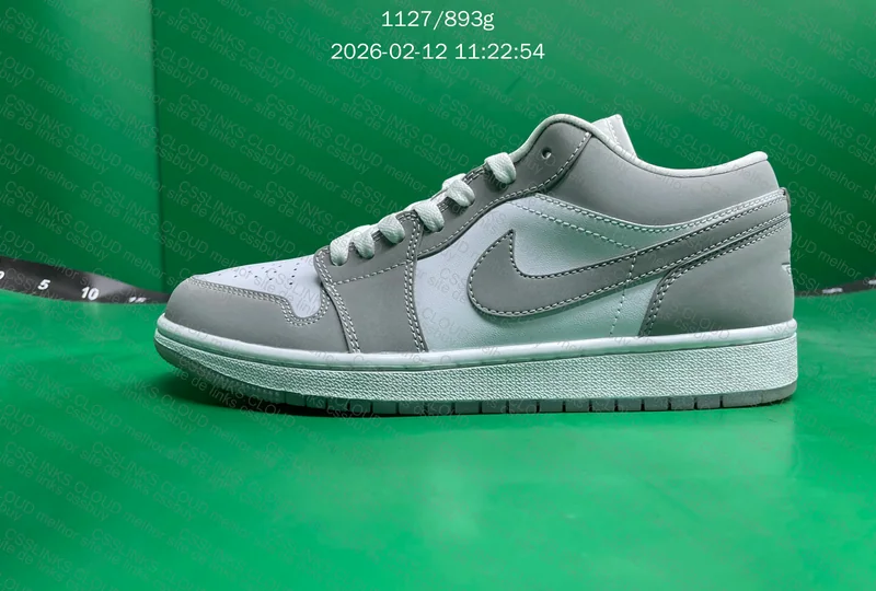 AJ1 Low Wolf Grey 4