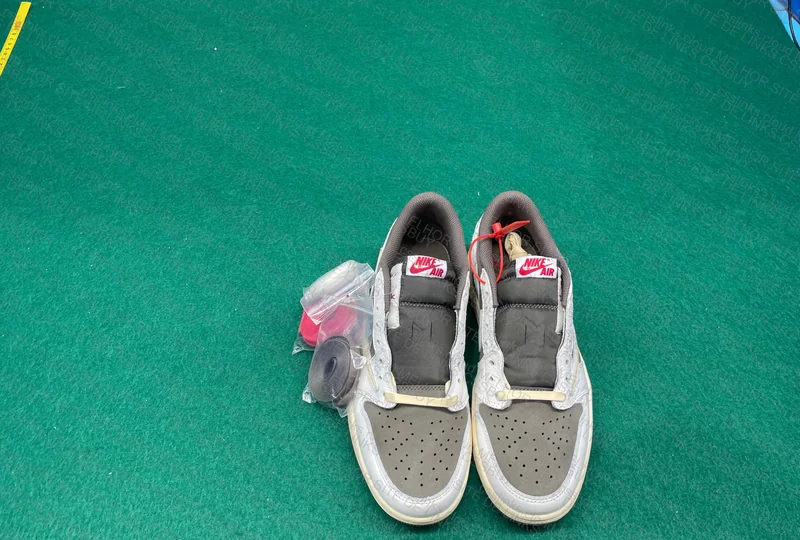 AJ1 Low x Travis “Reverse Mocha” - PK 3