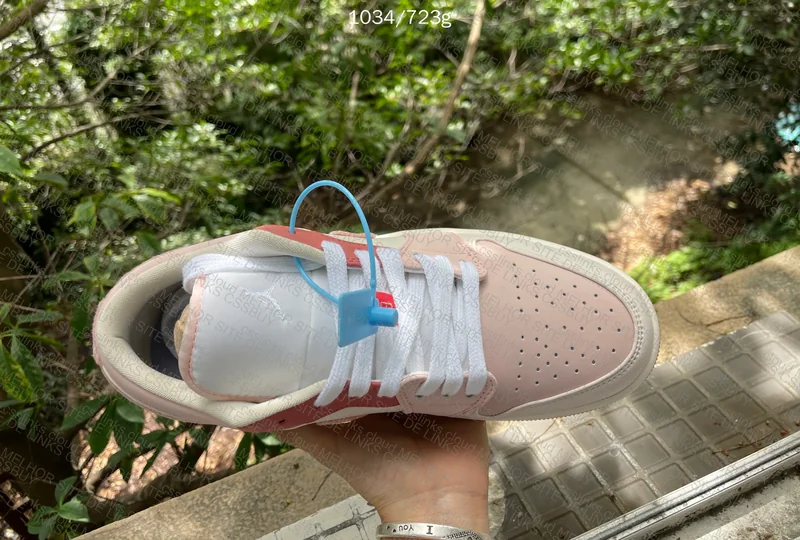 AJ1 MIGHTY SWOOSHES 4