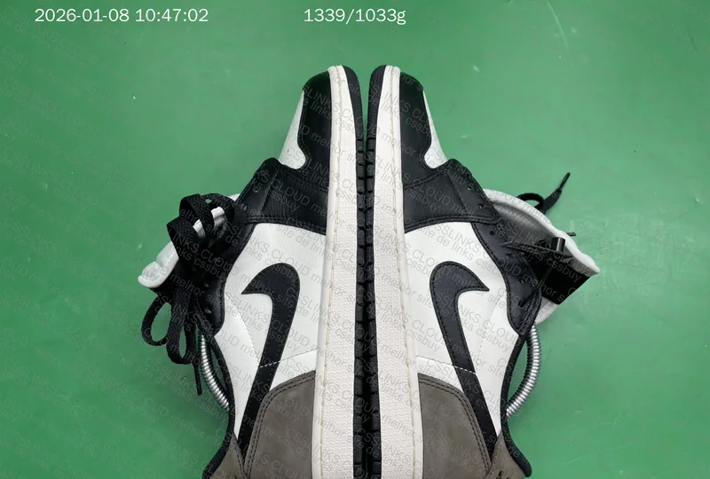 AJ1 mocha Ljr