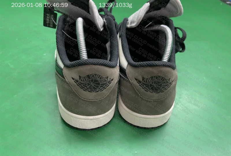 AJ1 mocha Ljr 2