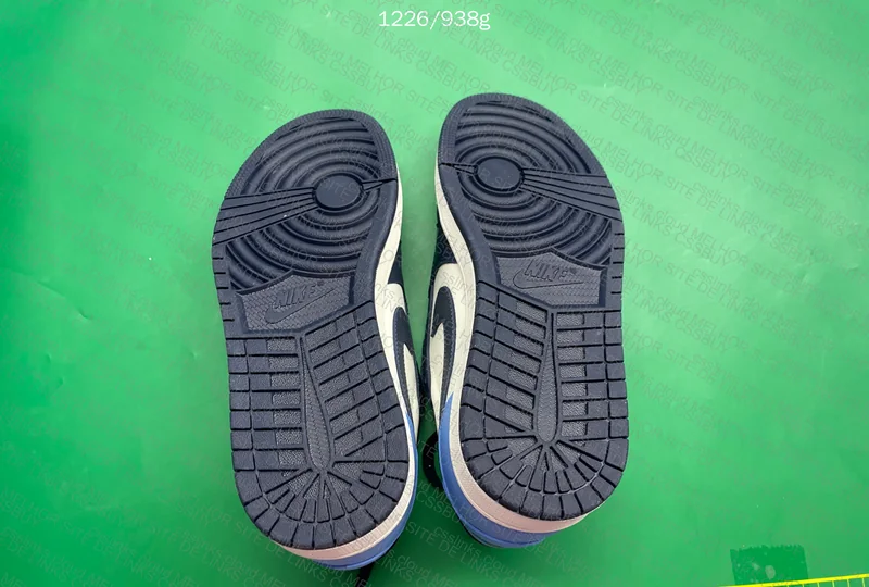 AJ1 OG obsidian