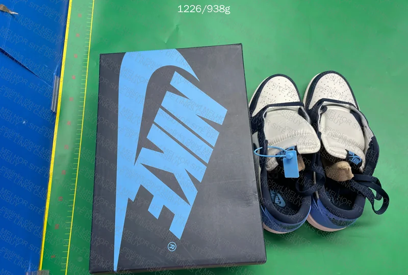 AJ1 OG obsidian 3