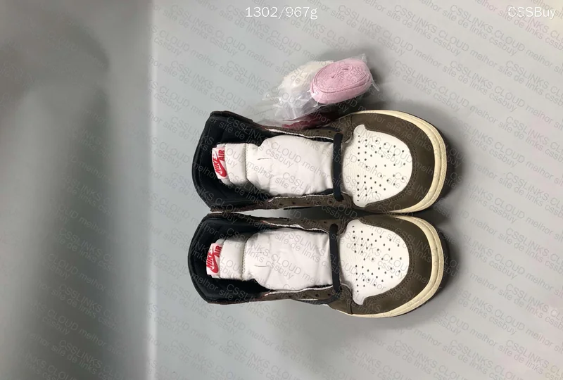 AJ1 Retro High Travis Scott 2
