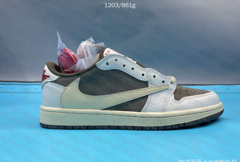 AJ1 Reverse Mocha 4