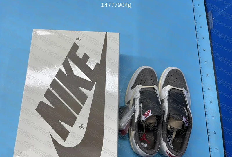 Aj1 Reverse mocha ljr b grade (ajuda) 9