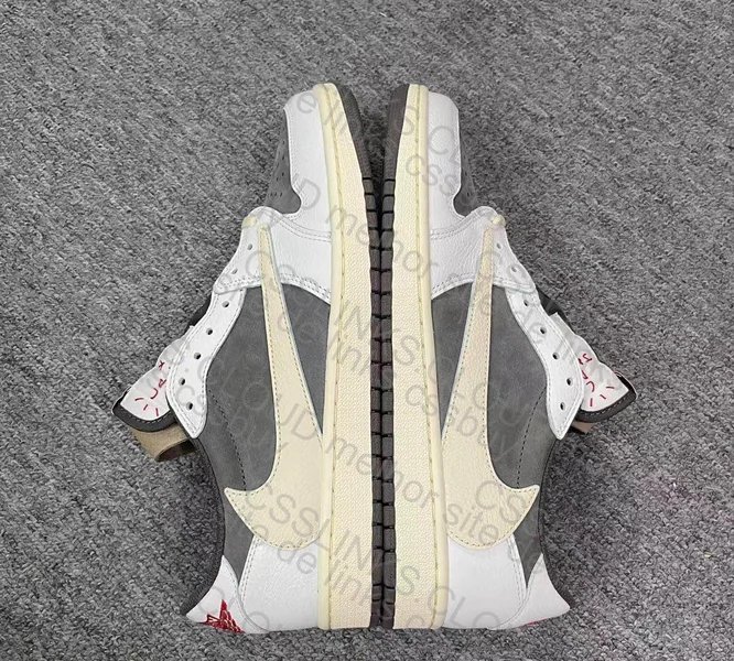 AJ1 Reverse Mocha (OvO) 2