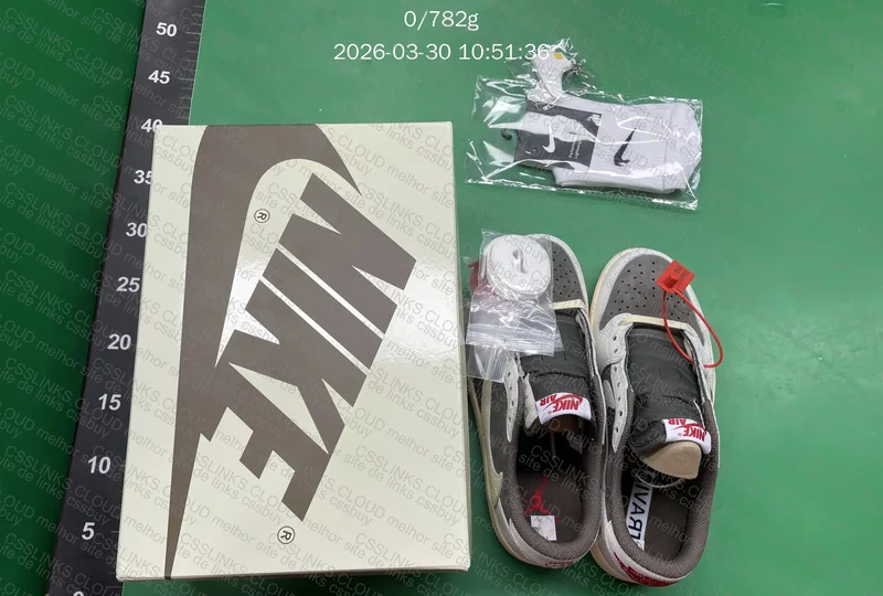 AJ1 REVERSE MOCHA PK 4.0 380Y 37BR, 782g (SEM CAIXA)