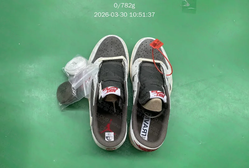 AJ1 REVERSE MOCHA PK 4.0 380Y 37BR, 782g (SEM CAIXA) 2