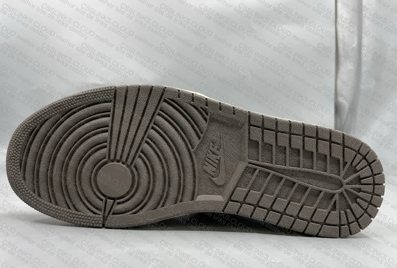 Aj1 Reverse Mocha Travis 6