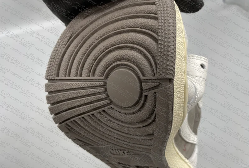 Aj1 Reverse Mocha Travis 9