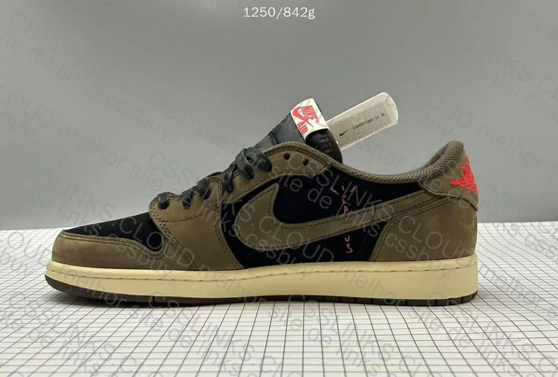 AJ1 - TRAVIS 6