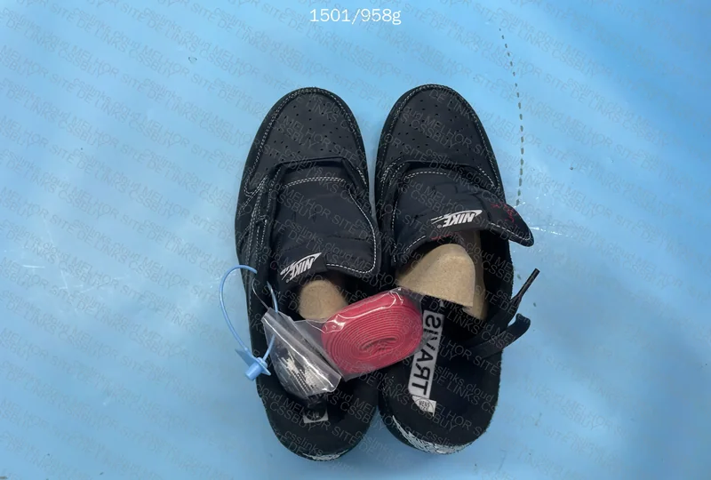 AJ1 Travis Black Phantom 3