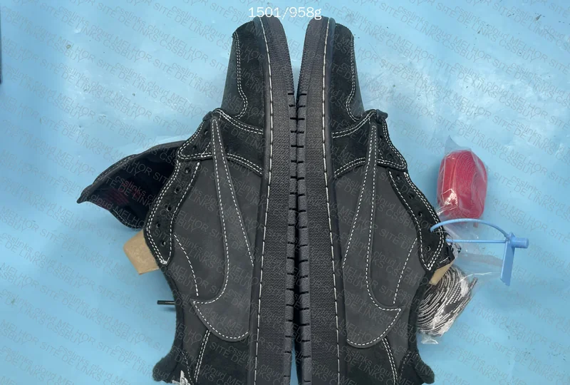AJ1 Travis Black Phantom 8