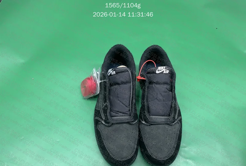 AJ1 Travis Black Phantom