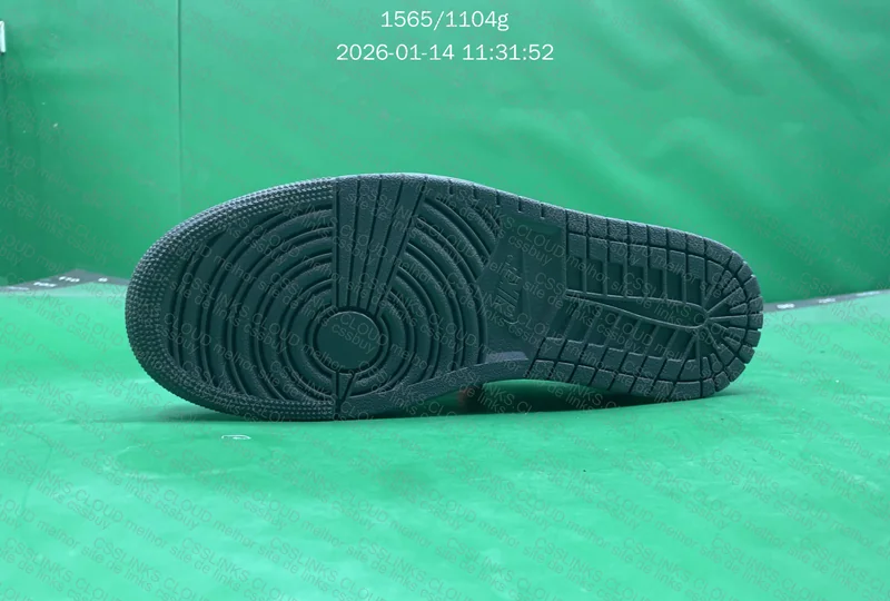 AJ1 Travis Black Phantom 9