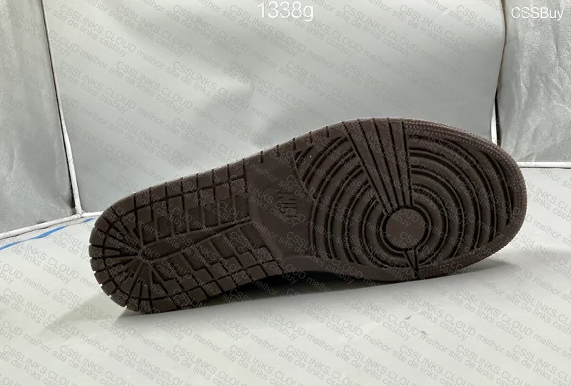 AJ1 TRAVIS DARK MOCHA 2