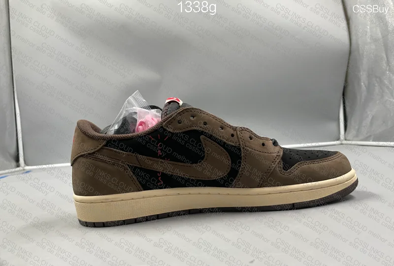 AJ1 TRAVIS DARK MOCHA 4