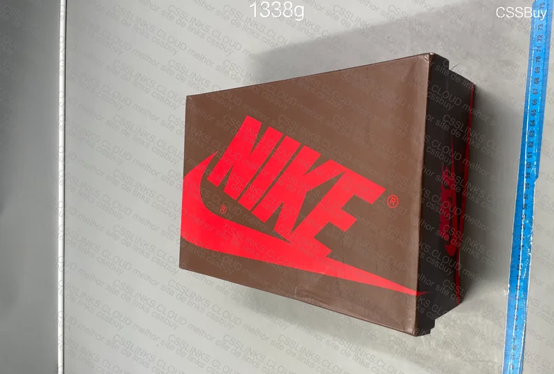 AJ1 TRAVIS DARK MOCHA 6
