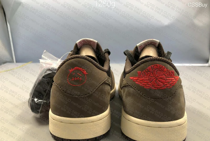 AJ1 TRAVIS DARK MOCHA 6